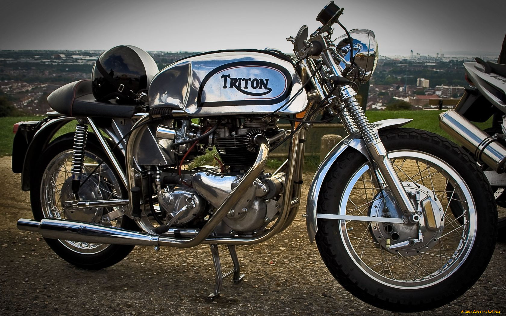 , triumph, triton, norton